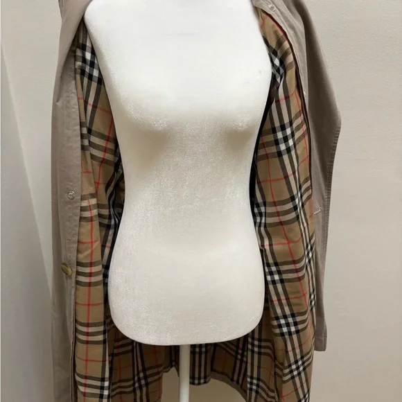 BURBERRYS Vintage Classic Tan Trench Coat- 8 Long - Picture 8 of 17